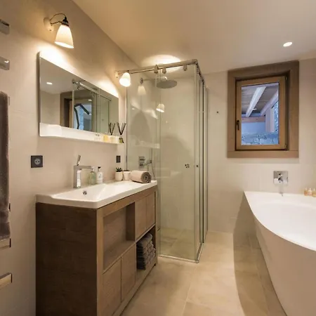 Chalet Crystal Ridge: Unparalleled Luxury Among *