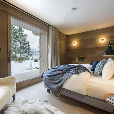 Chalet Crystal Ridge: Unparalleled Luxury Among *
